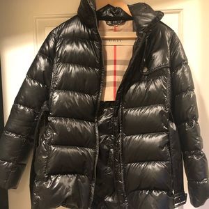 NEW Women’s Burberry Puffer Coat with belt